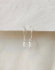 Oorbellen zilver parel | 15 mm fine hoops | .925 STERLING ZILVER - Kleine Zus