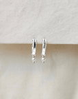 Oorbellen zilver parels | Chunky hoops 13 mm | .925 STERLING ZILVER - Kleine Zus