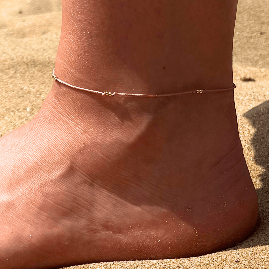 Enkelbandje koord | Gouden kraaltjes | GOUD - GOLD FILLED WATERPROOF - Kleine Zus