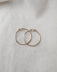 Oorbellen goud | 15 mm fine hoops | GOUD - GOLD FILLED - Kleine Zus