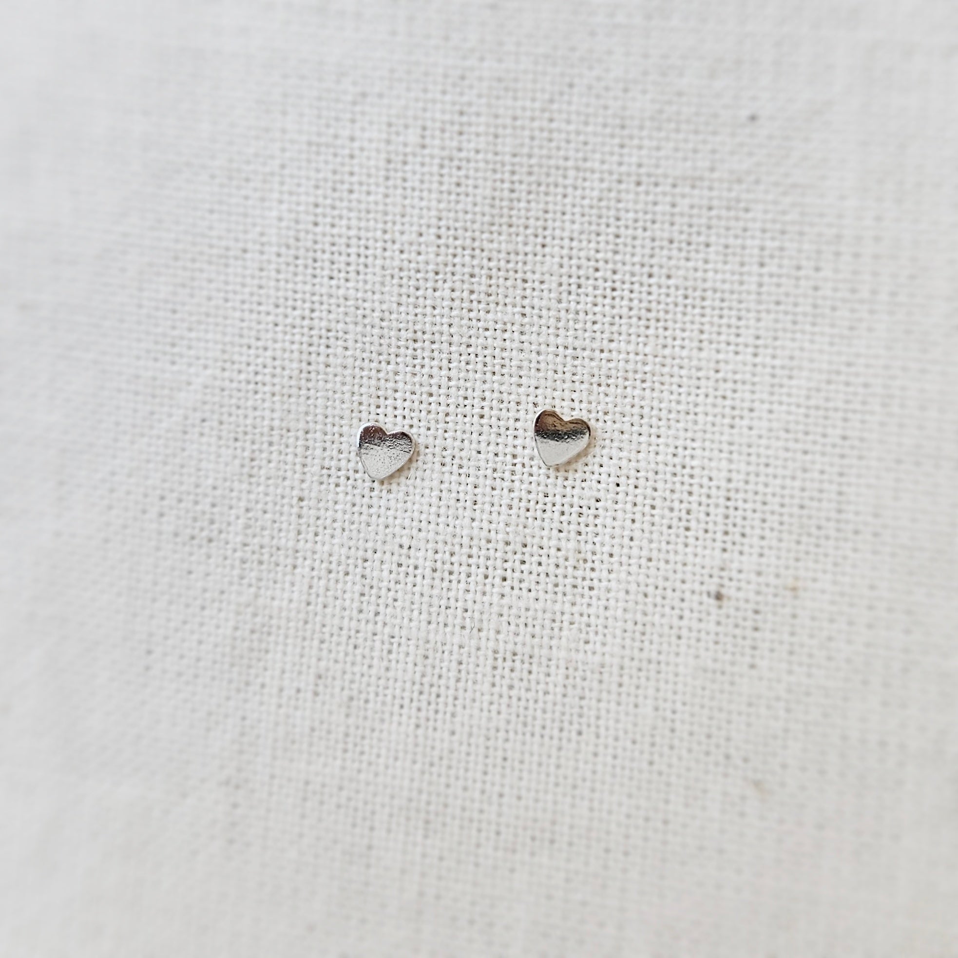 Oorbellen studs hart zilver | Stud | .925 STERLING ZILVER - Kleine Zus