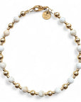 Gouden dames armband Evelien
4 en 2mm gouden kraaltjes gecombineerd met roze opaal