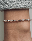 Gouden dames armband Evelien
4 en 2mm gouden kraaltjes gecombineerd met roze opaal