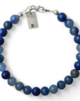 Zilveren herenarmband Jack met 6mm natuursteenkralen blauwe Aventurijn, aan de sluiting hangt een zilveren initiaalbedel