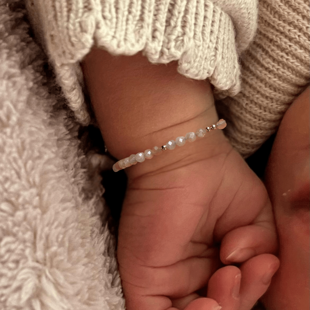 Baby armbandje goud - edelsteen | Annemae | GOUD - GOLD FILLED - Kleine Zus