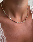 Prachtige damesketting met parels en edelstenen