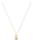Gouden dames ketting met symbool, aan de ketting hangt een gouden tag