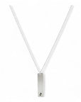 Zilveren dames ketting , aan de ketting hangt een zilveren bar waar en letter op gestempeld kan worden