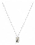 Zilveren dames ketting, aan de ketting hangt een zilveren tag met symbool