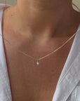 Gouden dames ketting met geboortesteen, aan de ketting hangt een geboortesteen van 4mm