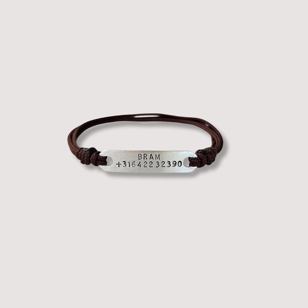 Handgemaakte sos armband van echt zilver met nylonkoord