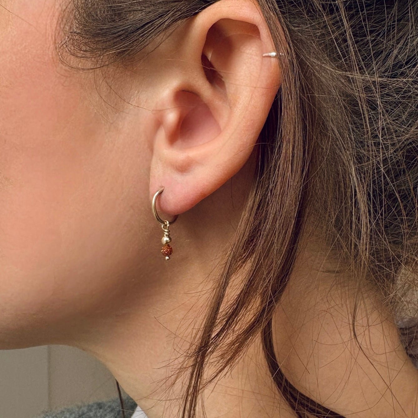 Oorbellen goud met edelsteen | Feestdagen | 12 mm endless hoops | GOUD - GOLD FILLED - Kleine Zus