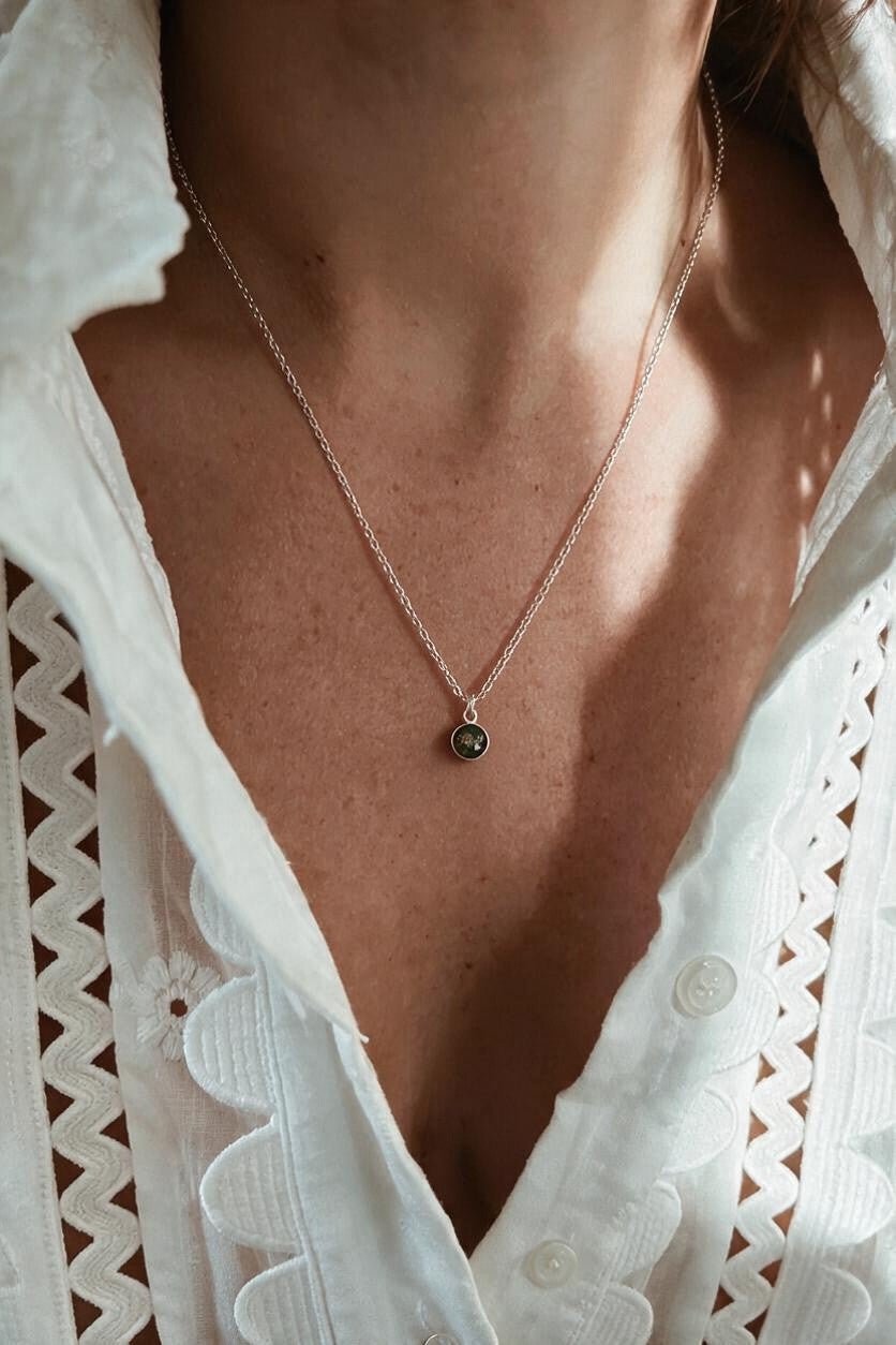 As ketting met as hanger | .925 STERLING ZILVER - OLIJF PARELMOER - Kleine Zus