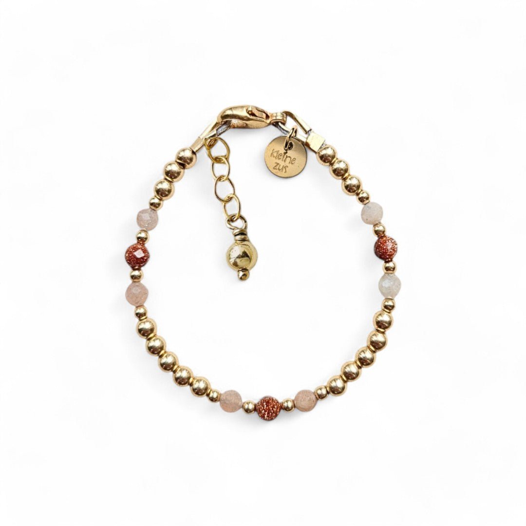 Gouden babyarmbandje Marilou gemaakt van 3 mm kraaltjes gecombineerd met edelsteen