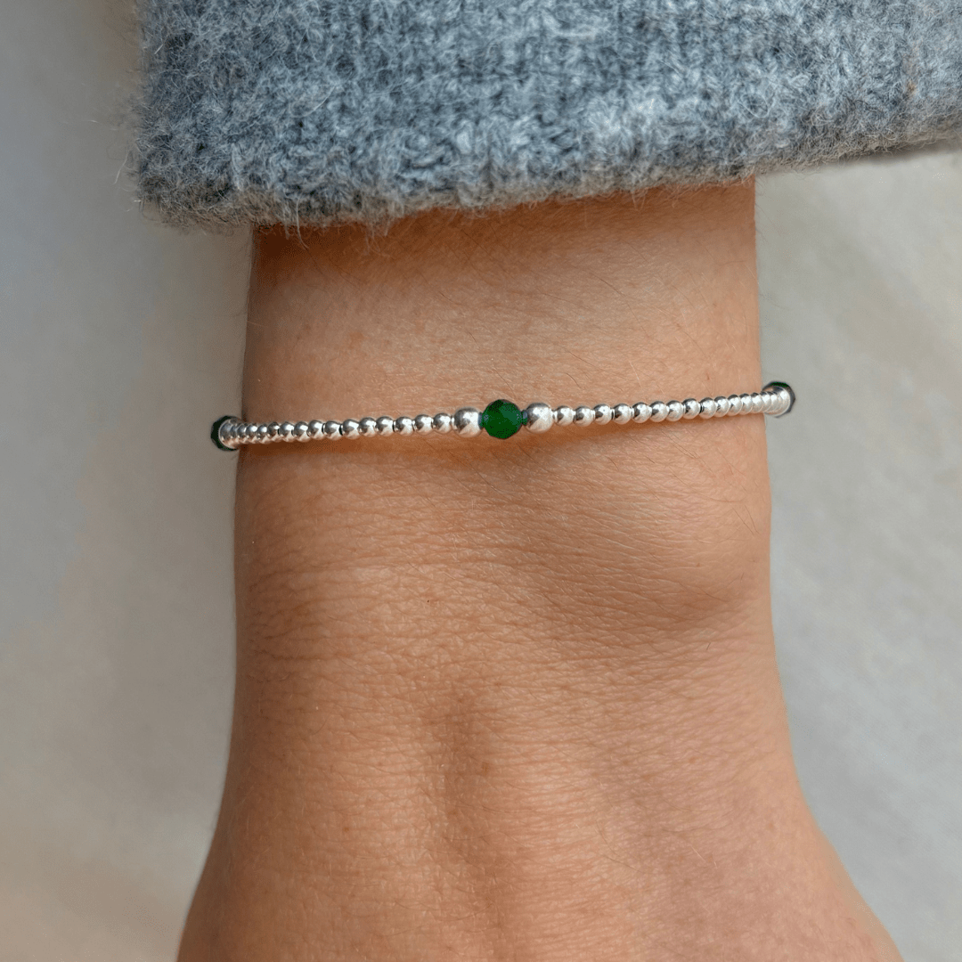 Zilveren damesarmband met 3mm zilveren kralen in combinatie met edelsteen