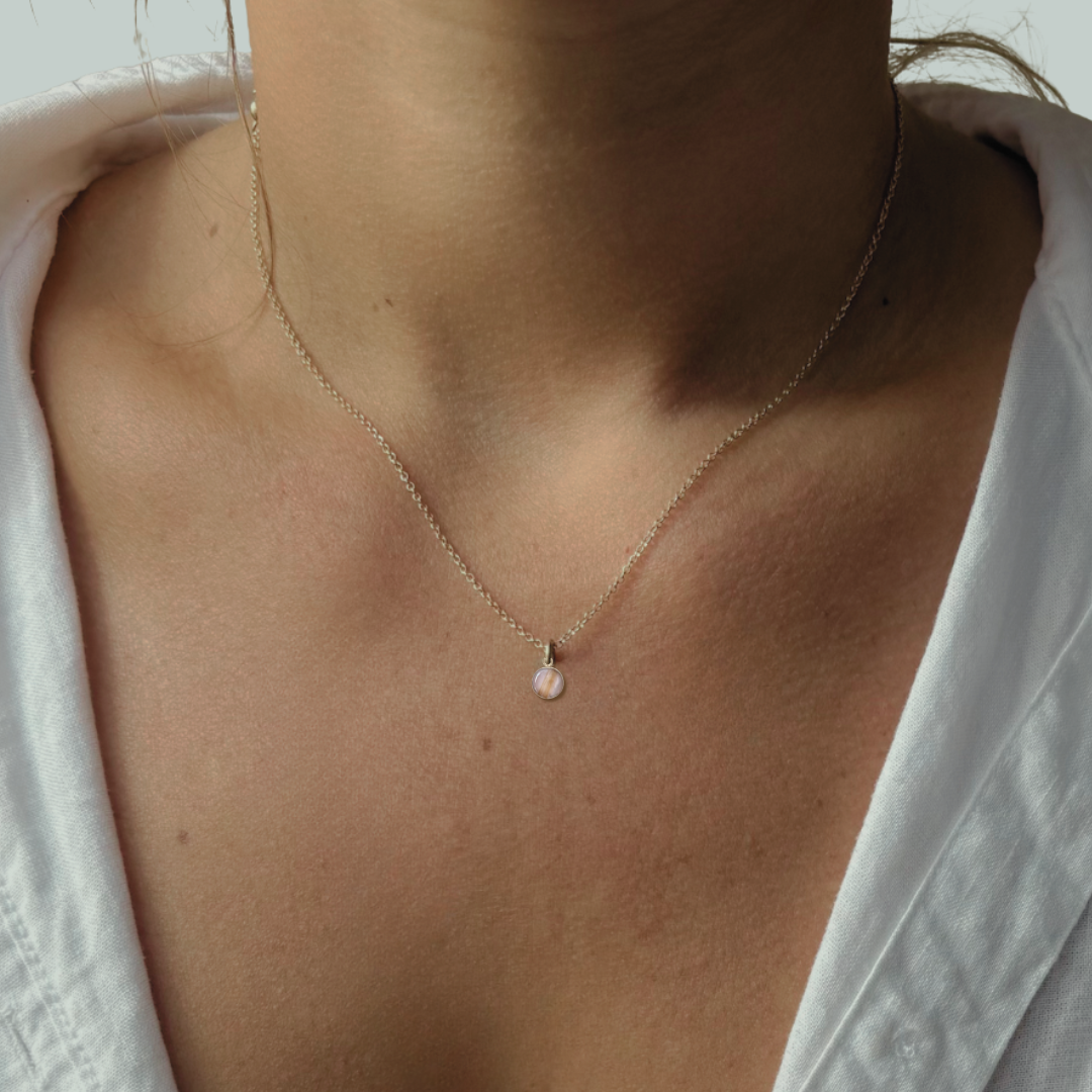 Haarlok ketting 14k gold filled goud met haarlok hanger handgemaakt roze om nek