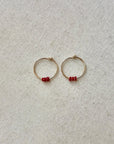 Gouden hoops met vintage bloedkoraal oorbellen